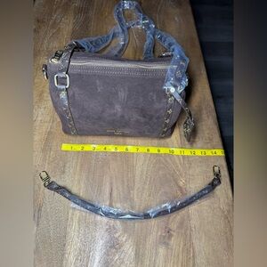 Brown Shoulder Bag. No Brand.